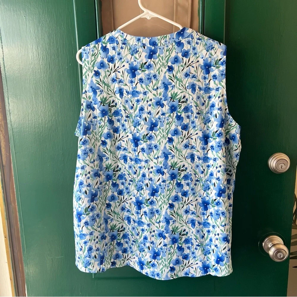 Anyhold Floral Top with Blue and Green Accents - Picture 5 of 5